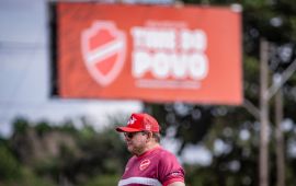 GUTO FERREIRA na área: primeiros passos e primeiras falas como técnico do Vila Nova - Foto - 3