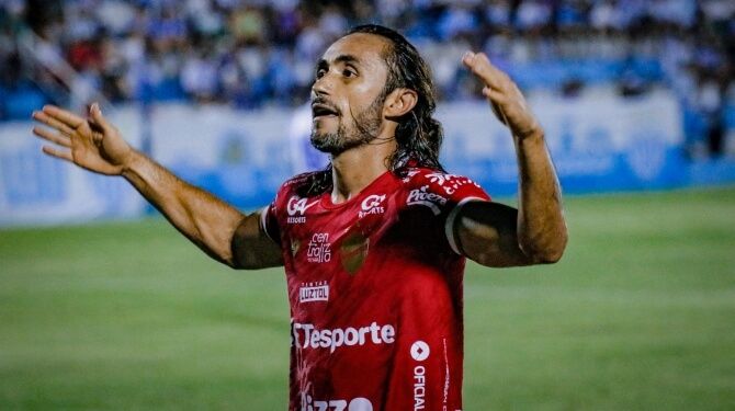 Com gol de Apodi, Vila vence Crac fora de casa