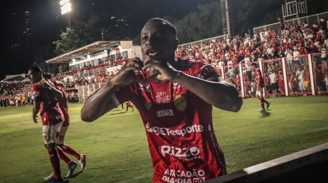 Vila classifica contra o Goianésia e está nas semi do Goiano